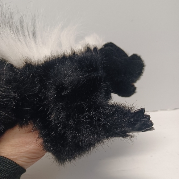 Folkmanis Realistic Plush Black and White Skunk Animal Plush Hand Puppet Toy - Picture 8 of 11